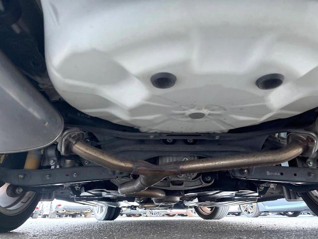 レヴォーグ １．６ＧＴ－Ｓアイサイト　４ＷＤ　ターボ　純正ＳＤナビ　サイド・バックカメラ　衝突被害軽減システム　レザーシート　スマートキー　ＬＥＤヘッド　ビルトインＥＴＣ　純正１８インチアルミ　オートハイビーム　車線逸脱警報（9枚目）