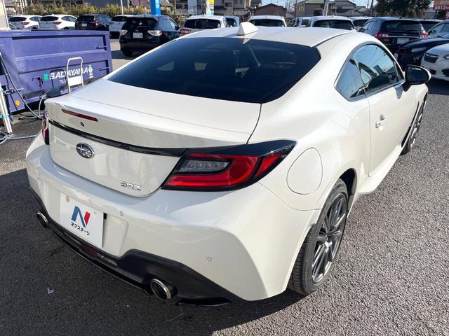 ＢＲＺ Ｒ　純正９型ビルトインナビ　ＳＴＩエアロ　ＬＥＤアクセサリーライナー　純正１７インチアルミホイール　革巻きステアリング　ＬＥＤヘッドライト　レーダークルーズ　スマートキー　アイサイト　禁煙車（17枚目）