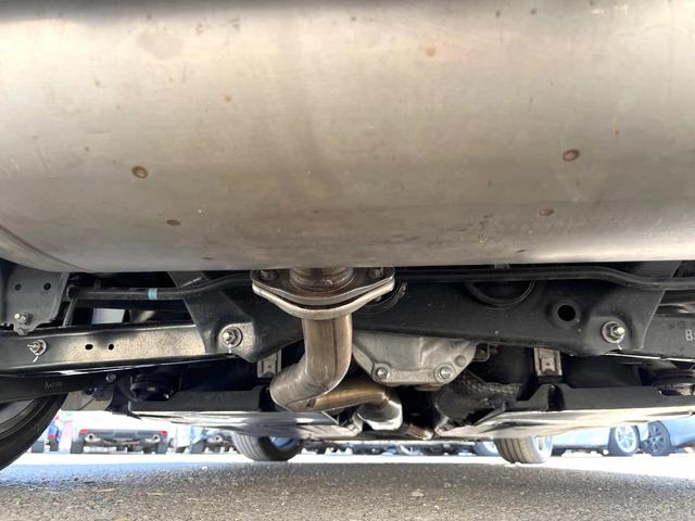 ＢＲＺ Ｒ　純正９型ビルトインナビ　ＳＴＩエアロ　ＬＥＤアクセサリーライナー　純正１７インチアルミホイール　革巻きステアリング　ＬＥＤヘッドライト　レーダークルーズ　スマートキー　アイサイト　禁煙車（19枚目）