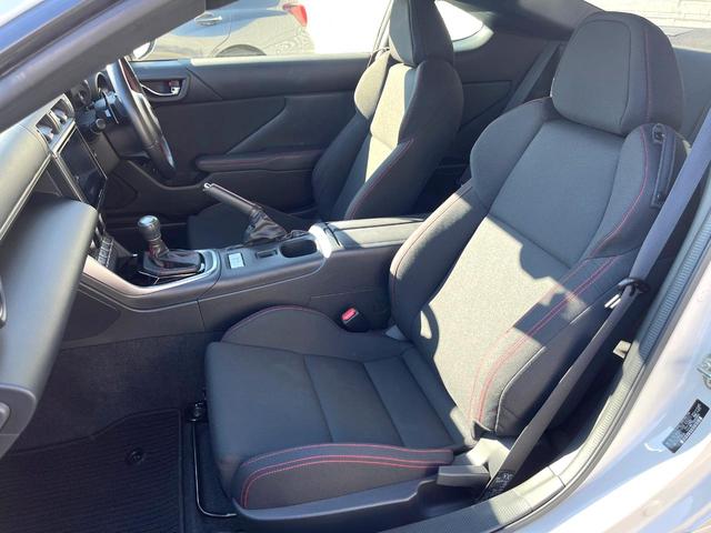 ＢＲＺ Ｒ　純正９型ビルトインナビ　ＳＴＩエアロ　ＬＥＤアクセサリーライナー　純正１７インチアルミホイール　革巻きステアリング　ＬＥＤヘッドライト　レーダークルーズ　スマートキー　アイサイト　禁煙車（40枚目）