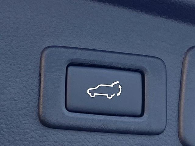 フォレスター ２．０ＸＴ　アイサイト　黒革シート　パワーバックドア　ルーフレール　ＨＩＤヘッドライト　革巻きステアリング　純正１７インチアルミホイール　レーダークルーズ　パドルシフト　スマートキー　禁煙車　４ＷＤ　アイサイト（7枚目）