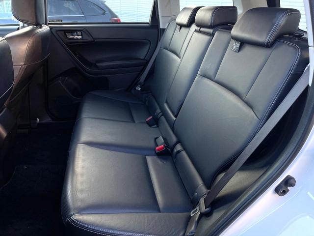 フォレスター ２．０ＸＴ　アイサイト　黒革シート　パワーバックドア　ルーフレール　ＨＩＤヘッドライト　革巻きステアリング　純正１７インチアルミホイール　レーダークルーズ　パドルシフト　スマートキー　禁煙車　４ＷＤ　アイサイト（43枚目）