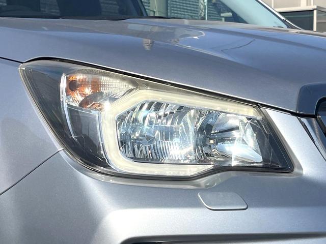 フォレスター ２．０ＸＴ　アイサイト　ルーフレール　ＬＥＤアクセサリーライナー　コーナーセンサー　デジタルインナーミラー　　ＨＩＤヘッドライト　純正１８インチアルミ　革巻きステアリング　レーダークルーズ　シートヒーター　スマートキー（12枚目）