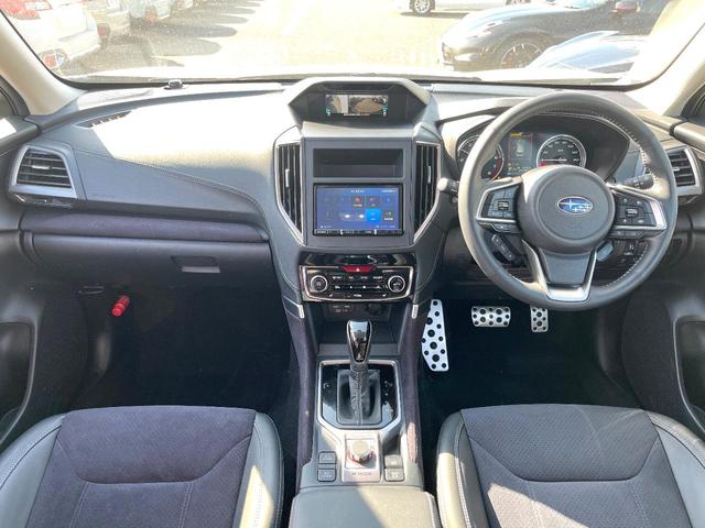 フォレスター スポーツ　Ｄ型　ブラックルーフレール　デジタルインナーミラー　ＬＥＤヘッドライト　革巻きステアリング　純正１８インチアルミ　メモリー機能付きパワーシート　シートヒーター　ステアリングヒーター　パドルシフト（2枚目）