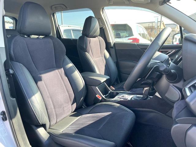 フォレスター スポーツ　Ｄ型　ブラックルーフレール　デジタルインナーミラー　ＬＥＤヘッドライト　革巻きステアリング　純正１８インチアルミ　メモリー機能付きパワーシート　シートヒーター　ステアリングヒーター　パドルシフト（8枚目）