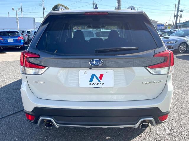 フォレスター スポーツ　Ｄ型　ブラックルーフレール　デジタルインナーミラー　ＬＥＤヘッドライト　革巻きステアリング　純正１８インチアルミ　メモリー機能付きパワーシート　シートヒーター　ステアリングヒーター　パドルシフト（15枚目）