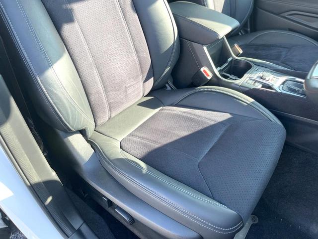 フォレスター スポーツ　Ｄ型　ブラックルーフレール　デジタルインナーミラー　ＬＥＤヘッドライト　革巻きステアリング　純正１８インチアルミ　メモリー機能付きパワーシート　シートヒーター　ステアリングヒーター　パドルシフト（49枚目）