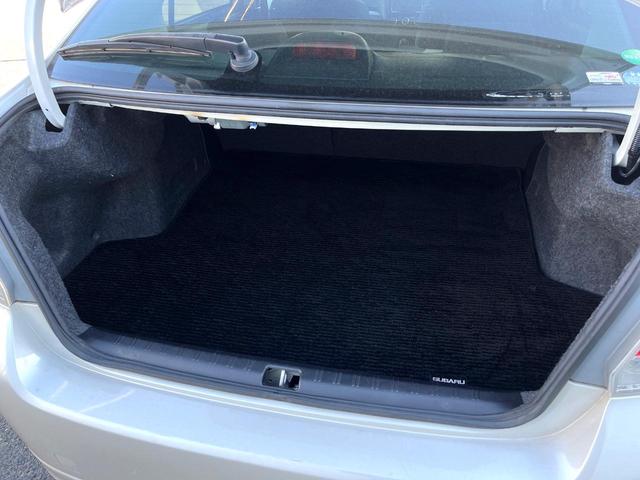 インプレッサＧ４ ２．０ｉアイサイト　４ＷＤ　バックカメラ　衝突被害軽減システム　レーダークルーズ　禁煙車　コーナーセンサー　ＨＩＤヘッド　ビルトインＥＴＣ　純正１６インチアルミ　車線逸脱警報　オートライト　デュアルエアコン（10枚目）