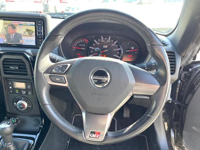 コペン ＧＲ　スポーツ　６ＭＴ　アルパイン製ナビ　ＲＥＣＡＲＯシート　純正ＢＢＳ１６インチアルミホイール　革巻きｍｏｍｏステアリング　ＬＥＤヘッドライト　シートヒーター　バックカメラ　スマートキー　禁煙車（10枚目）