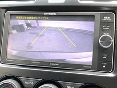 【バックカメラ】駐車時に後方がリアルタイム映像で確認できます。大型商業施設や立体駐車場での駐車時や、夜間のバック時に大活躍！運転スキルに関わらず、今や必須となった装備のひとつです！ 5