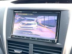 【バックカメラ】駐車時に後方がリアルタイム映像で確認できます。大型商業施設や立体駐車場での駐車時や、夜間のバック時に大活躍！運転スキルに関わらず、今や必須となった装備のひとつです！ 5