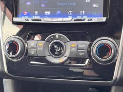 【左右独立型フルオートエアコン】運転席と助手席でそれぞれお好みの温度に設定可能。同乗者にも配慮した、快適な空調をお届け致します。 7
