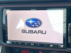 【純正ナビ】人気の純正ナビを装備。オーディオ機能も充実しており、Ｂｌｕｅｔｏｏｔｈ接続すればお持ちのスマホやＭＰ３プレイヤーの音楽を再生可能！毎日の運転がさらに楽しくなります！！ 3