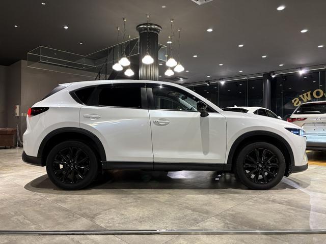 ＣＸ－５ ２０Ｓ　ブラックトーンエディション　新車保証付　Ｂｌａｃｋ　Ｔｏｎｅ　Ｅｄｉｔｉｏｎ　専用ＡＷ１９　８．８型センターディスプレイ（カープレイ対応／Ｂｌｕｅｔｏｏｔｈ接続）　ナビ用ＳＤカード　フィルムリア５面　全周カメラ　ＨＵＤ　ＥＴＣ（12枚目）