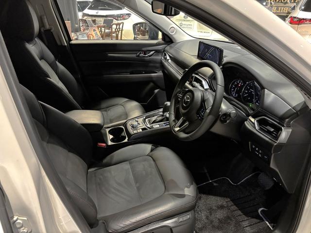 ＣＸ－５ ２０Ｓ　ブラックトーンエディション　新車保証付　Ｂｌａｃｋ　Ｔｏｎｅ　Ｅｄｉｔｉｏｎ　専用ＡＷ１９　８．８型センターディスプレイ（カープレイ対応／Ｂｌｕｅｔｏｏｔｈ接続）　ナビ用ＳＤカード　フィルムリア５面　全周カメラ　ＨＵＤ　ＥＴＣ（14枚目）