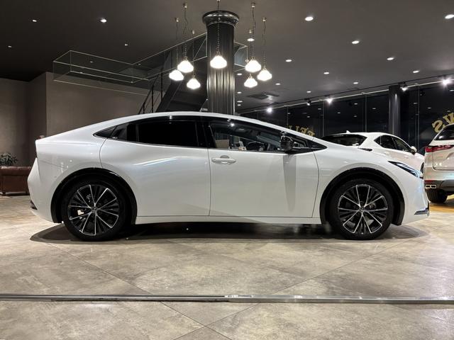 プリウス Z 新車保証付 デジタルインナーミラー パノラミックビューモニター 12.3型コネクトナビ(カープレイ対応/Bluetooth接続/TV) ドラレコ前後 ワンオーナー ステアリングヒーター ETC2.0(13枚目)