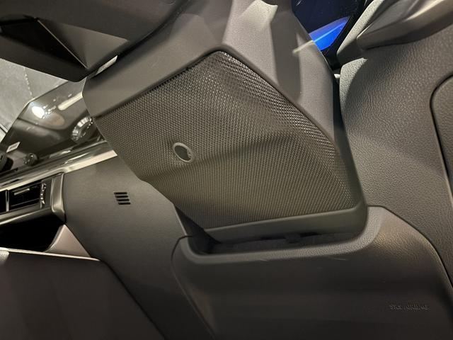 ＲＸ 　新車保証付　オレンジキャリパー　パノラマサンルーフ　白本革エアーシート　全周モニター　１４型ＤＡコネクトナビ　ルーフレール　Ｄインナーミラー　ドラレコ　三眼ＬＥＤ　Ｐバックドア　ＨＵＤ　ＥＴＣ２．０（6枚目）