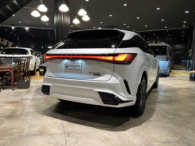 ＲＸ 　新車保証付　オレンジキャリパー　パノラマサンルーフ　白本革エアーシート　全周モニター　１４型ＤＡコネクトナビ　ルーフレール　Ｄインナーミラー　ドラレコ　三眼ＬＥＤ　Ｐバックドア　ＨＵＤ　ＥＴＣ２．０（12枚目）