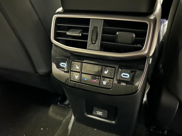 ＲＸ 　新車保証付　オレンジキャリパー　パノラマサンルーフ　白本革エアーシート　全周モニター　１４型ＤＡコネクトナビ　ルーフレール　Ｄインナーミラー　ドラレコ　三眼ＬＥＤ　Ｐバックドア　ＨＵＤ　ＥＴＣ２．０（30枚目）