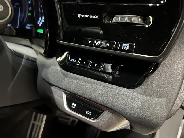 RX RX500h Fスポーツパフォーマンス ガラスルーフ キャリパー 輻射ヒーター 赤革シート 標準21アルミホイール 置充電 デジタルミラー(21枚目)