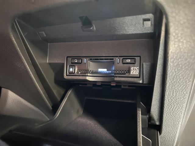 RX RX500h Fスポーツパフォーマンス ガラスルーフ キャリパー 輻射ヒーター 赤革シート 標準21アルミホイール 置充電 デジタルミラー(23枚目)