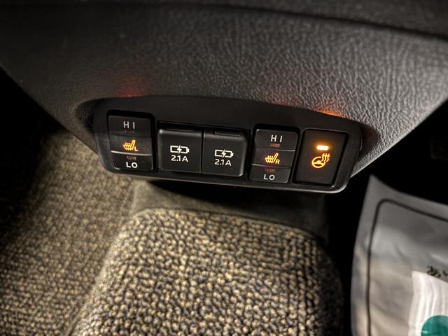 TOYOTA SIENTA G CUERO