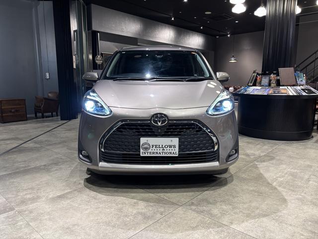 TOYOTA SIENTA G CUERO