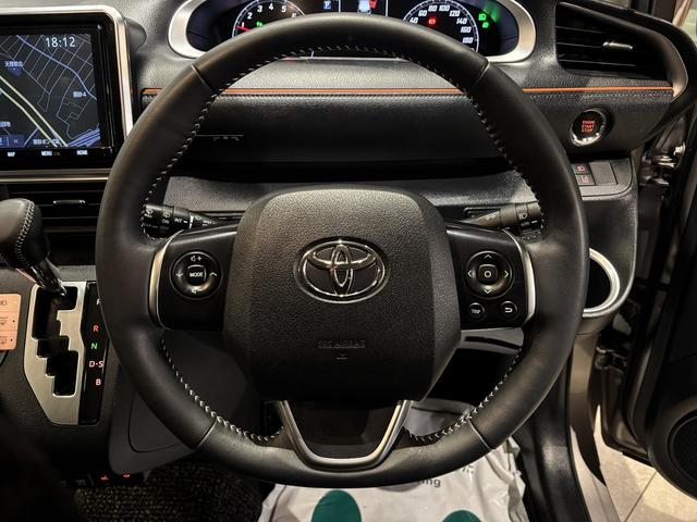 TOYOTA SIENTA G CUERO