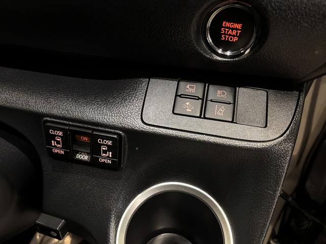 TOYOTA SIENTA G CUERO