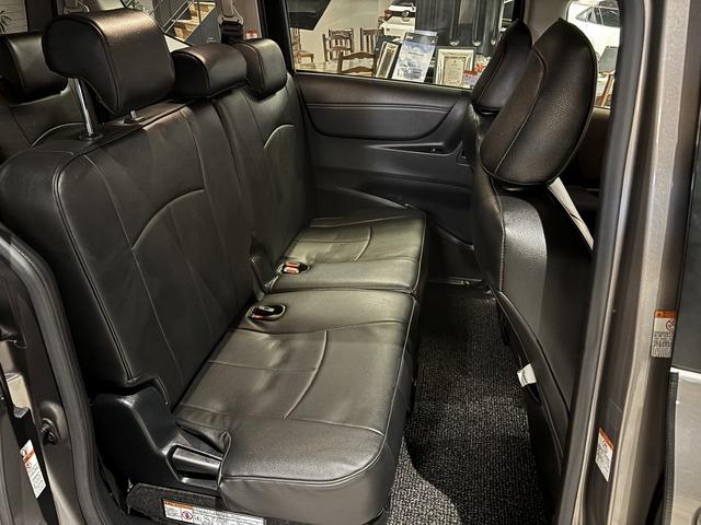 TOYOTA SIENTA G CUERO