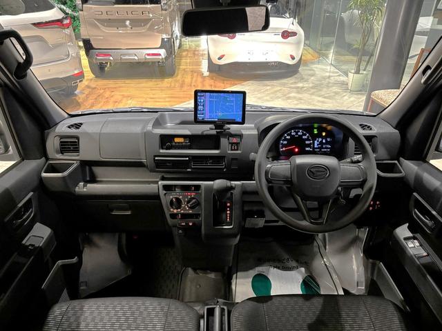 ハイゼットカーゴ ＤＸ　新車保証付　スマートアシスト　Ｐａｎａｓｏｎｉｃ　Ｇｏｒｉｌｌａ　７型ナビ（ワンセグチューナー内装・ＳＳＤ１６ＧＢ搭載）　ＡＭ／ＦＭラジオ　荷室マット　オールウェザーマット　ＥＴＣ（16枚目）