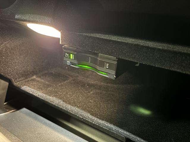 Ｃクラスステーションワゴン Ｃ２２０ｄ　ステーションワゴン　スポーツ　保証付　ＡＭＧラインＰＫＧ　ＢＢＳＣＨ－Ｒ　レーダーセーフティＰＫＧ　本革　メモリー付パワーシート　　パワーバックドア　ルーフレール　シートヒーター　ＥＴＣ　純正ホイール付（20枚目）