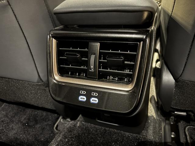 ���Ђ́u�킩��₷�����z�\���v��S�����Ă���܂��B�@�f�ڑ��z�ɂ́������ԐŁ������ӕی����擾�Ł��d�ʐŁ��o�^�葱��p���ۏؕt������p������Ł����T�C�N���a�������L�ڃI�v�V�����A���ׂĂ��܂܂�Ă��܂��B