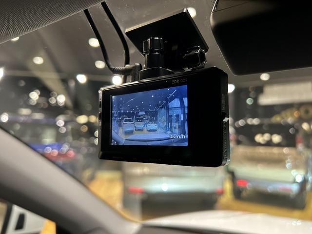 ���X�}�z�C���^�[�t�F�C�X���t�r�a����Ă��n�r�܂��͂`���������������ڂ̃X�}�[�g�t�H����ڑ�����΃R���e���c���l�l�h�f�B�X�v���C�ɕ\���ł��i�r�Q�[�V�����A�d�b�@�\���y�����̃A�v���Ȃǂ��g�p�\�ł��B