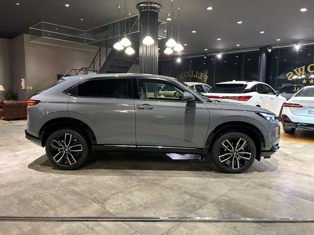 ヴェゼル ｅ：ＨＥＶ　Ｚ　純正ナビ　マルチビュー　プレミアムオーディオ　ＥＴＣ２．０　置充電　シートヒーター　ステアリングヒーター（11枚目）