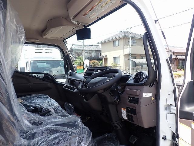 キャンター 　フル液晶メーター　３ｔ　ワイドロング平ボディ　５ＭＴ（10枚目）