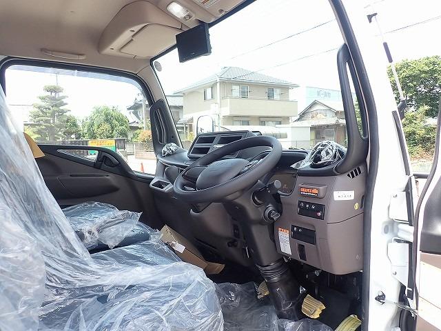 キャンター 　液晶メーター　３ｔ　標準ロング　ユニック製　４段クレーン（18枚目）