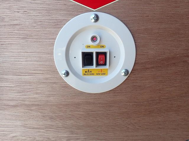 キャンター 　フル液晶メーター　２ｔ　標準ロング　アルミバン　ＡＴ（5枚目）