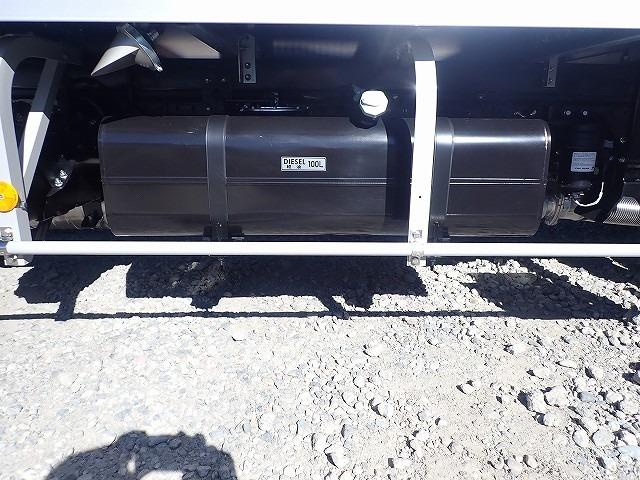 キャンター 　フル液晶メーター　２ｔ　標準ロング　アルミバン　ＡＴ（8枚目）