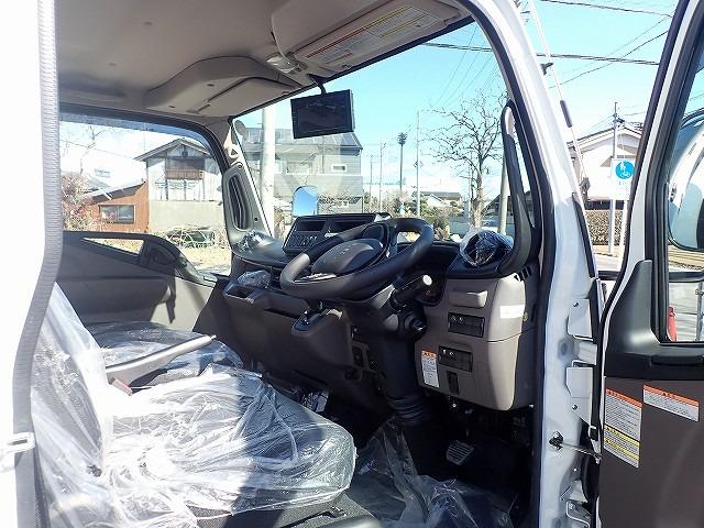 キャンター 　フル液晶メーター　２ｔ　標準ロング　アルミバン　ＡＴ（10枚目）