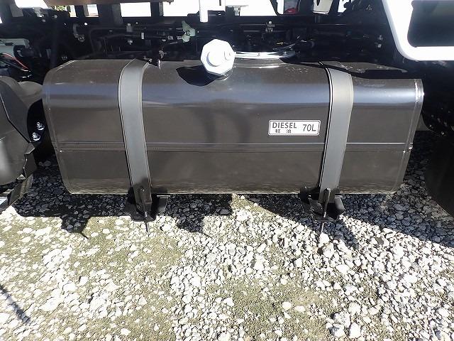 キャンター 　フル液晶メーター　２ｔ　標準１０尺　平ボディ　ＡＴ（7枚目）