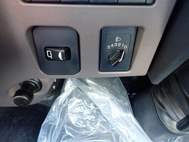 キャンター 　フル液晶メーター　２ｔ　標準１０尺　平ボディ　ＡＴ（17枚目）