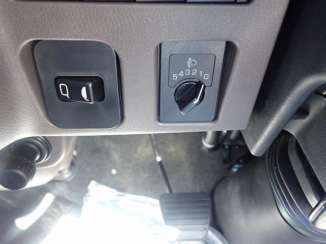 キャンター 　液晶メーター　２ｔ　標準ロング　アルミバン　跳ね上げＰＧ（21枚目）