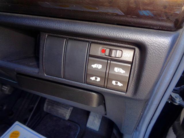 エリシオン ＧエアロＨＤＤナビスマートセレクション　後期型　特別仕様車　大型センターコンソール　純正インタＨＤＤナビ地デジＢモニ　両側Ｐスラ　純正フルエアロ　黒革調シートカバー　７人乗　禁煙車　ビルトインＥＴＣ　ＨＩＤ　スマートキ―　ウィンカーミラー（12枚目）