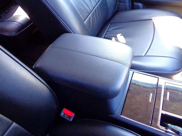 エリシオン ＧエアロＨＤＤナビスマートセレクション　後期型　特別仕様車　大型センターコンソール　純正インタＨＤＤナビ地デジＢモニ　両側Ｐスラ　純正フルエアロ　黒革調シートカバー　７人乗　禁煙車　ビルトインＥＴＣ　ＨＩＤ　スマートキ―　ウィンカーミラー（23枚目）
