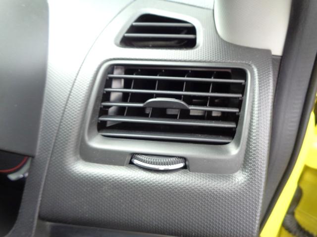 スイフトスポーツ ベースグレード ディスチャージヘッドランプ装着車グレード 純正フルエアロ 純正マフラーカッター 純マッドガード 外ディスプレイオーディオ 禁煙車 HID ETC クルコン 外アイラインエアロ 純フューエルリッドカバー(11枚目)