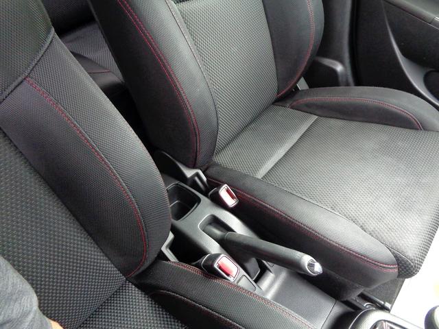 スイフトスポーツ ベースグレード ディスチャージヘッドランプ装着車グレード 純正フルエアロ 純正マフラーカッター 純マッドガード 外ディスプレイオーディオ 禁煙車 HID ETC クルコン 外アイラインエアロ 純フューエルリッドカバー(19枚目)