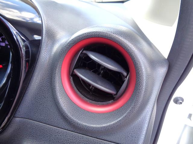 ノート ニスモ　Ｓ　外ＨＫＳ車高調　外ＨＫＳマフラー　外ＳＤナビ地デジＢｌｕｅｔｏｏｔｈオーディオ　ニスモ専用シート　ＬＥＤヘッドライト　ＬＥＤポジションライト　リアスポ　スマートキー　プッシュスターター　ドアバイザー（11枚目）