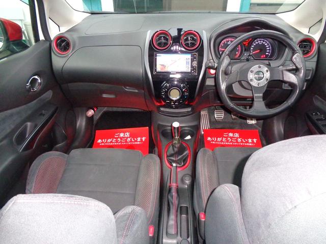 ノート ニスモ　Ｓ　１オーナー　ＮＩＳＭＯマフラー　ツインプレートクラッチ　外ＳＤナビ地デジＢモニ　外車高調　外クスコタワーバー　ＮＩＳＭＯシフトノブ　禁煙車　外ＶＤＣデビットキャンセラー　Ｎ－ＴＥＣエクストラチャンバー（6枚目）