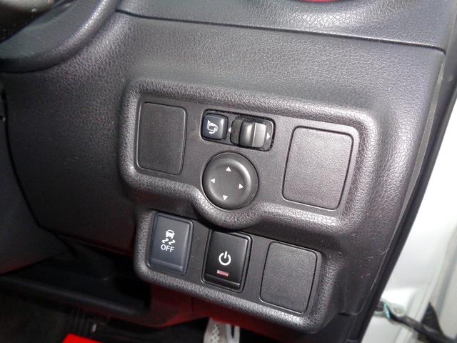 ノート ニスモ　Ｓ　１オーナー　ＮＩＳＭＯマフラー　ツインプレートクラッチ　外ＳＤナビ地デジＢモニ　外車高調　外クスコタワーバー　ＮＩＳＭＯシフトノブ　禁煙車　外ＶＤＣデビットキャンセラー　Ｎ－ＴＥＣエクストラチャンバー（12枚目）